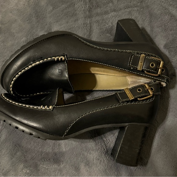 Vintage Tommy Hilfiger Women's Leather Buckle Heeled Loafers - Picture 3 of 7